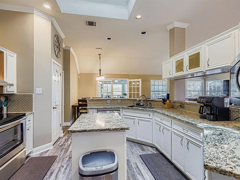 1809 Edelweiss Dr — Photo 12