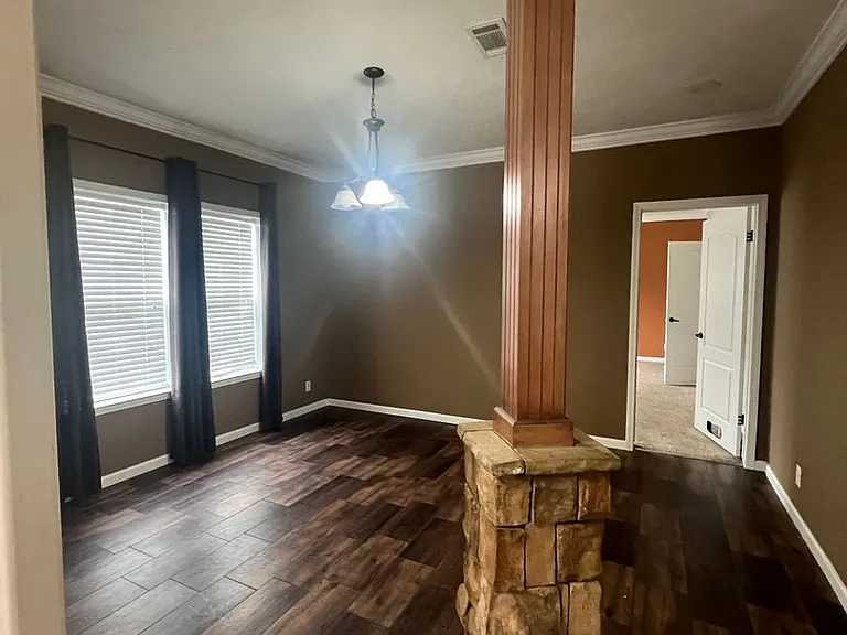 158 Spring Rd — Photo 3