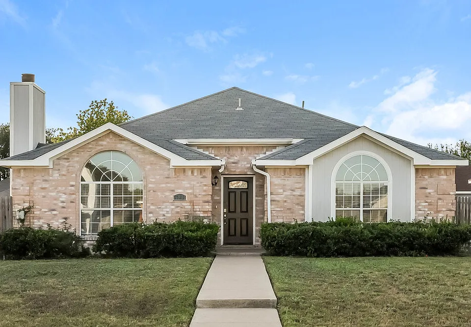 1521 Becky Ln