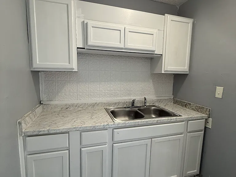 2315 Portland Ave #1 — Photo 8