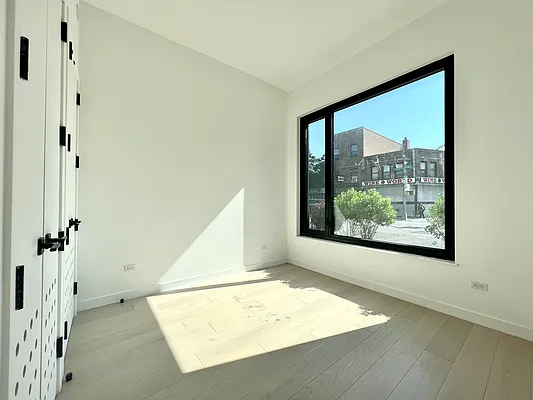 Rented by Compass | media 22