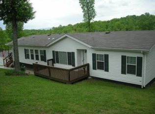 373 Shawnee Dr, Jacksboro, TN 37757