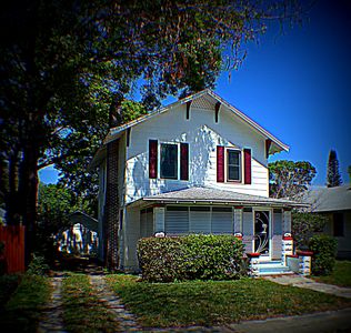1049 21st Ave N, St Petersburg, FL, 33704