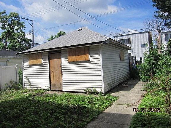 4th image of 528 N Leclaire Ave