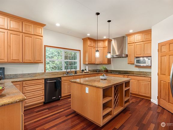 3rd image of 4460 Eastway Drive SE
