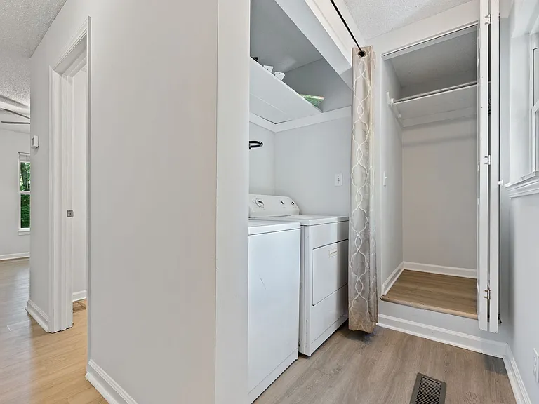 1102 Water Oak Ct — Photo 17