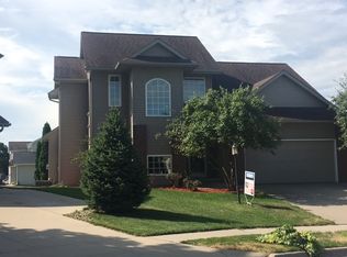 720 Avalon Pl, Coralville, IA 52241