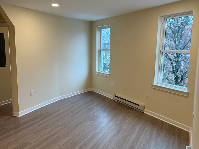 135 E Ross St #2F — Photo 7