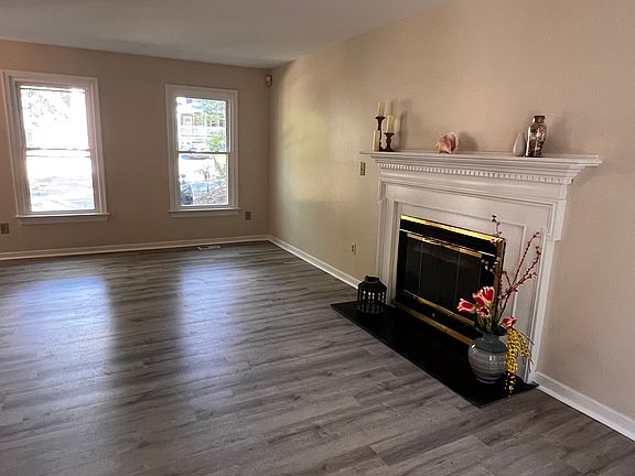 3rd image of 2100 Deer Meadow Ln