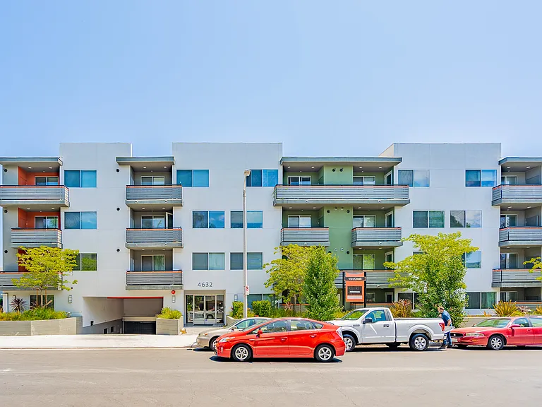 Vista Modern Apartments — Photo 2