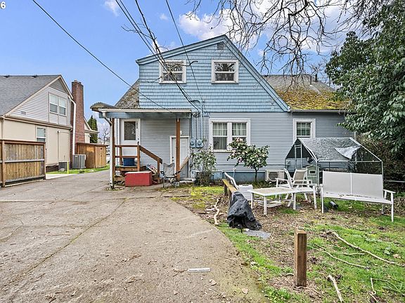 4th image of 1826 Mill St