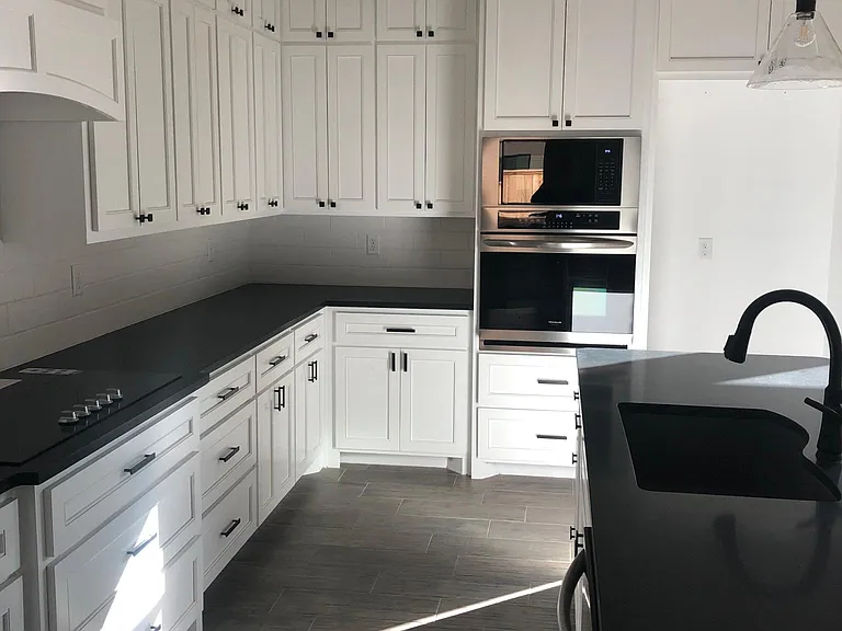 1742 Sina Ave — Photo 12