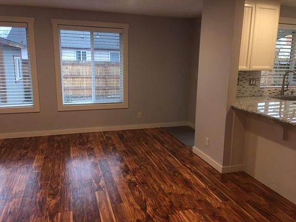 Great room and kitchen breakfast bar