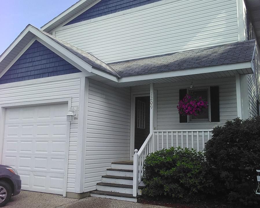 1st image of 1209 Beach Dr