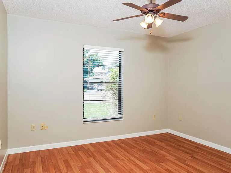 4913 Ithaca Ln — Photo 12