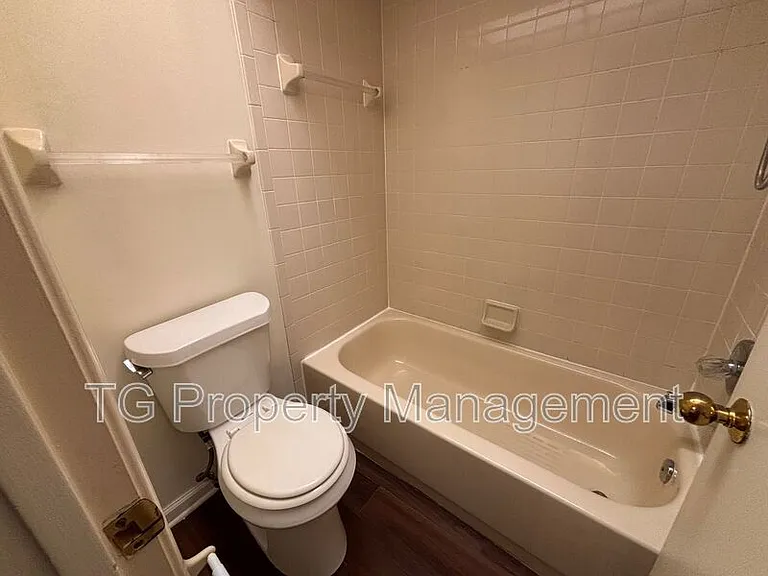 8531 Sturbridge Cir E — Photo 19