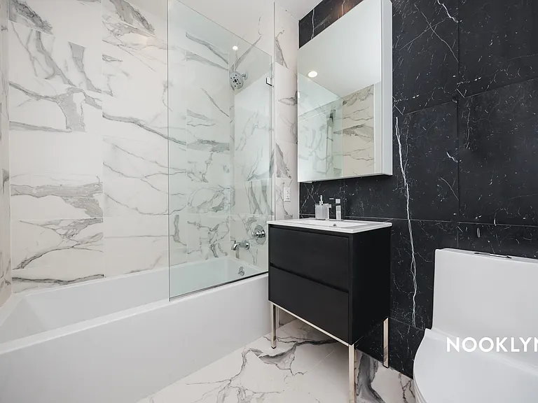 26 Quincy St #501 — Photo 11