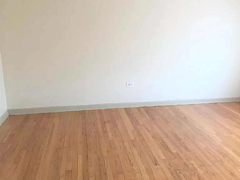 2104 S 17th Ave #8 — Photo 3