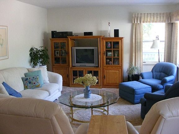 4th image of 4715 Pine Dr