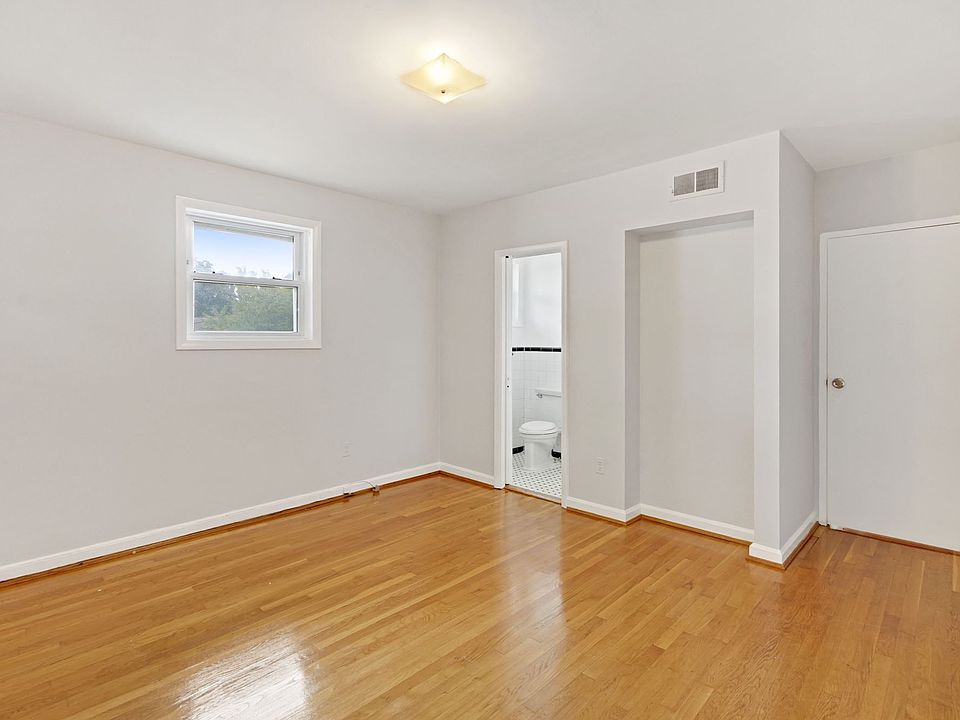 top floor - iving room - master bedroom and doorway to ensuite bathroom