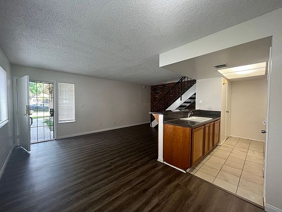 2nd image of 1076 Calle Del Sol #2