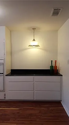 1439 Highland Dr — Photo 7