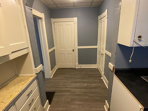 5th image of 1403 W Ann St