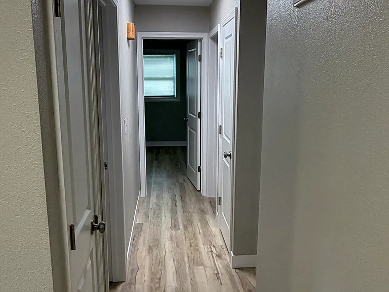 106 W Oak St — Photo 3