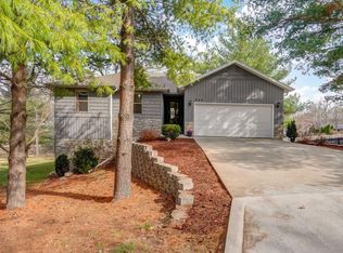 922 S 1st St, Ozark, MO 65721