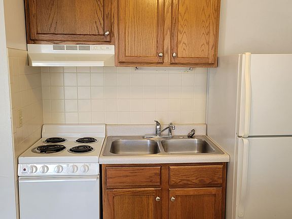 3rd image of 24 Village Ct #24