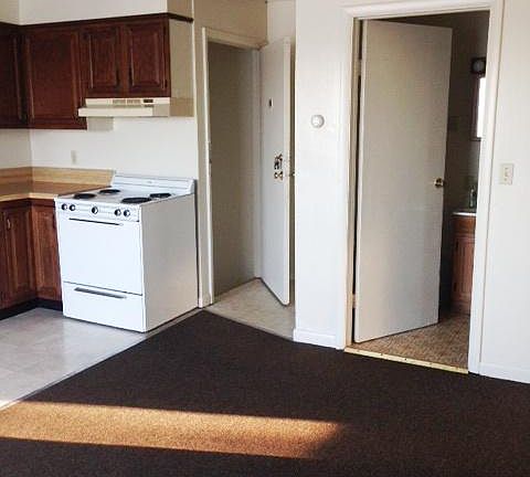 4B Living area and entrance to bedrooms