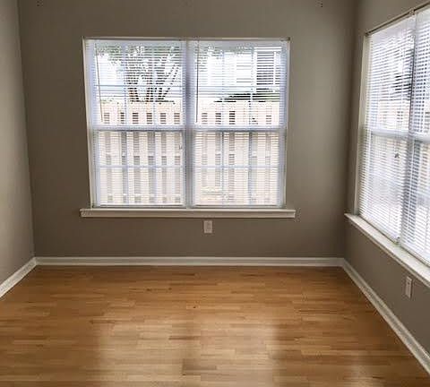 5th image of 117 Pine Walk Dr