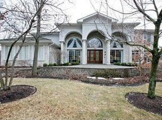 9381 Falling Waters Dr W, Burr Ridge, IL 60527