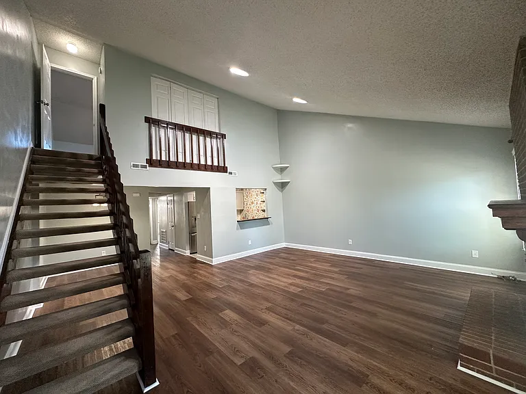 4149 Macarthur Rd — Photo 13