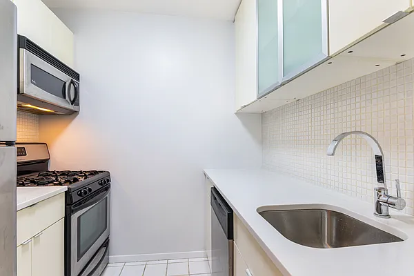 Rented by BARNES New York | media 16