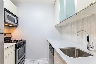 Rented by BARNES New York