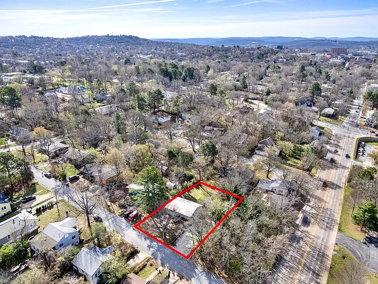 515 W Holly St — Photo 28