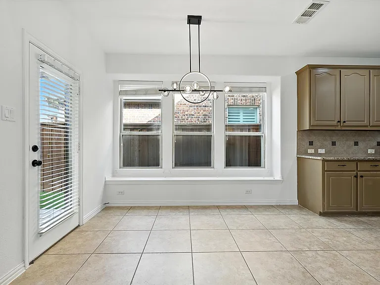 10421 Sexton Dr — Photo 14