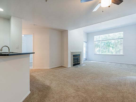 3rd image of 13902 NE 8th St APT 208