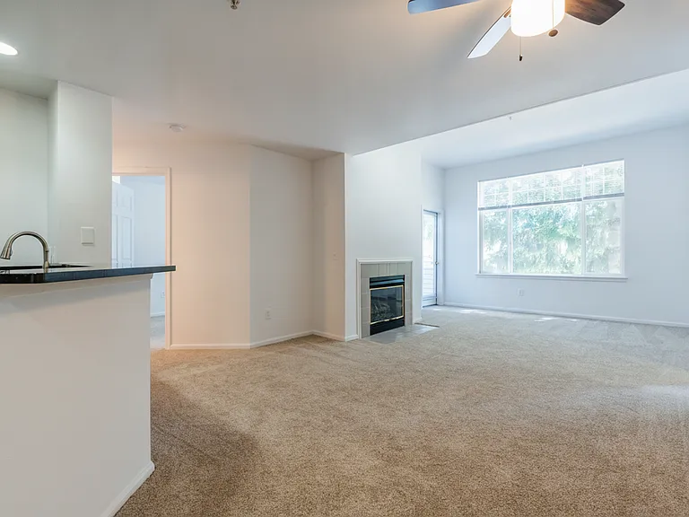 Bellevue Heights Apartments — Photo 14