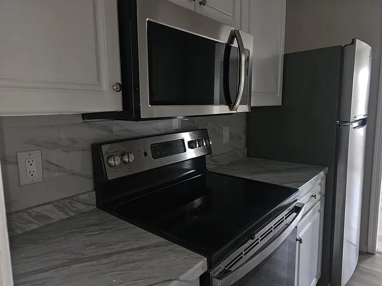 100 Quarry Rd — Photo 12