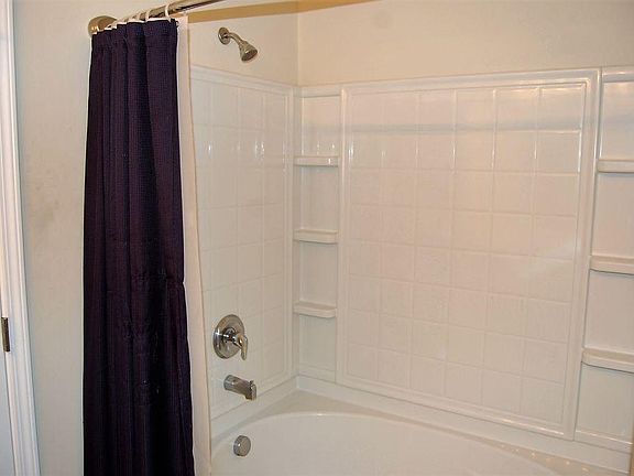 Master Bath w Garden Tub