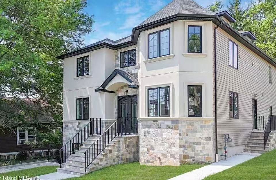 1st image of 25 Goff Ave #1