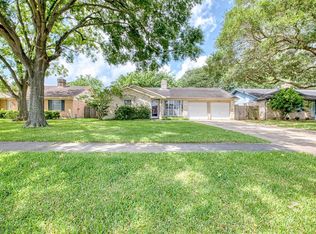 16218 Thunderbay Dr, Houston, TX 77062