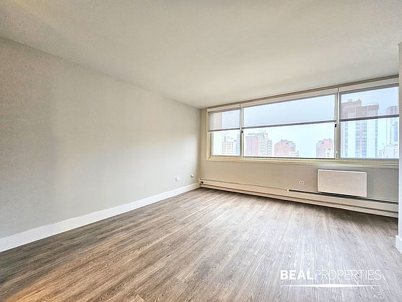 2nd image of 1344 N Dearborn Pkwy #18H