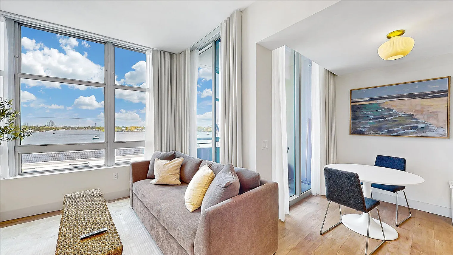 1 bed, 1.0 bath, $4,910 — Photo 2