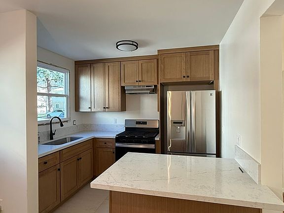 2nd image of 4131 W Toluca Lake Ave