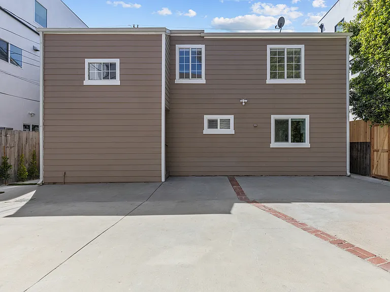 10920 Hesby St #C — Photo 11