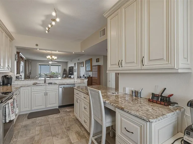 7872 Sailboat Key Blvd S #405 — Photo 5