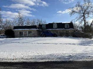 3033 E Hickory Ln, Crete, IL 60417